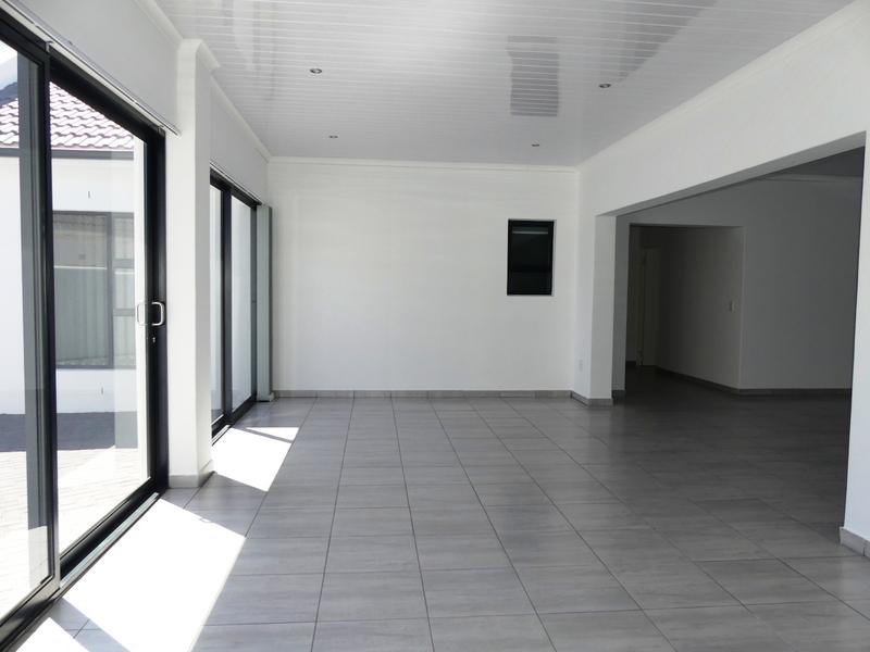 4 Bedroom Property for Sale in Golden Mile Western Cape